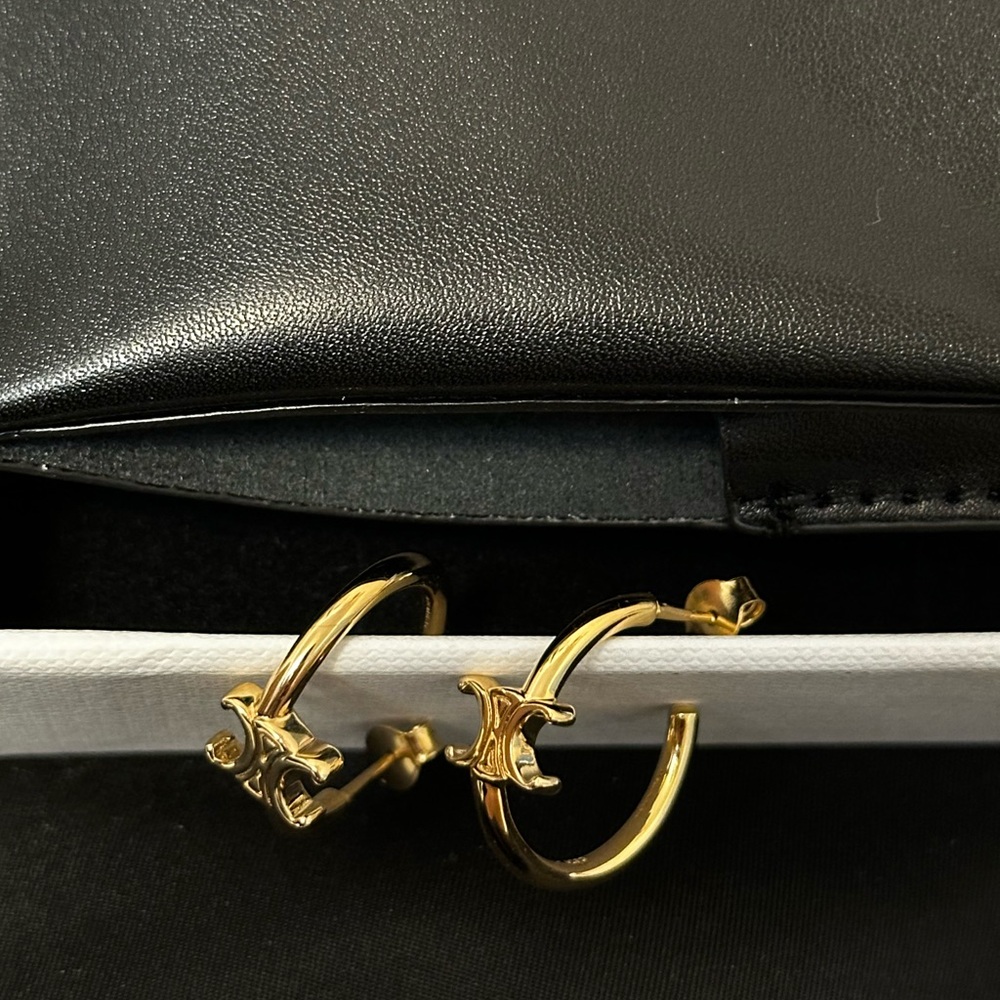 Celine ❌❌❌Triomphe Asymmetric Hoops Earrings